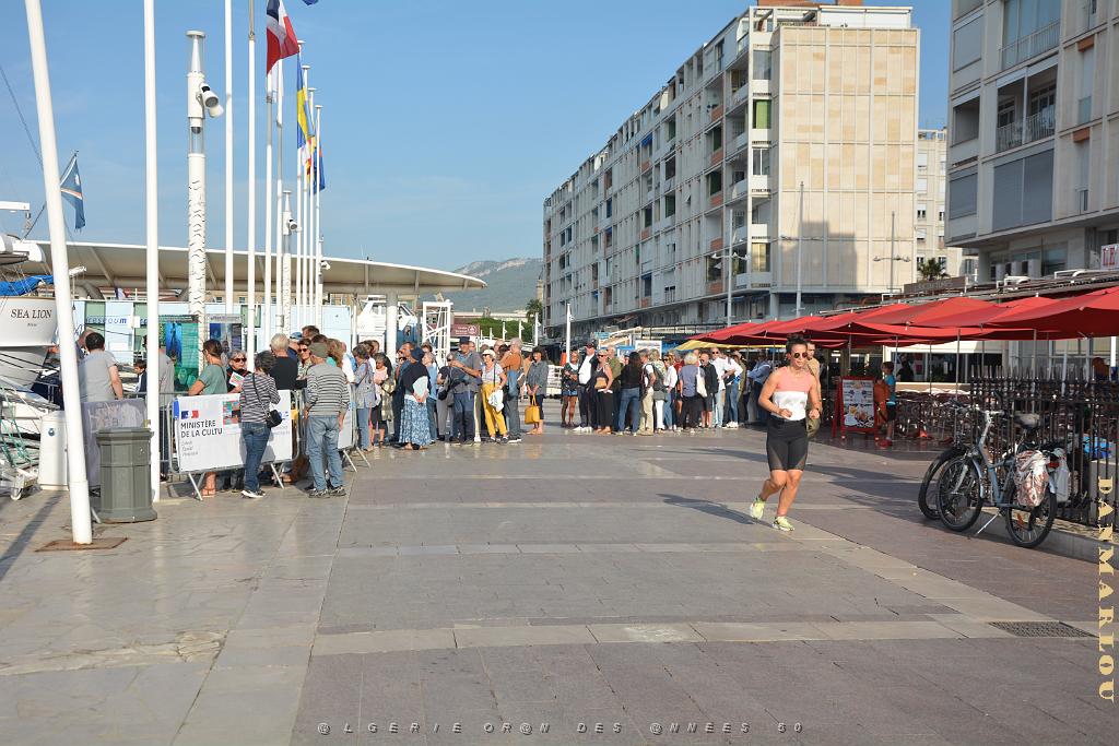 2024 09 21 TOULON- AUTOUR DU PORT (20).JPG